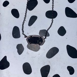 Kendra Scott necklace